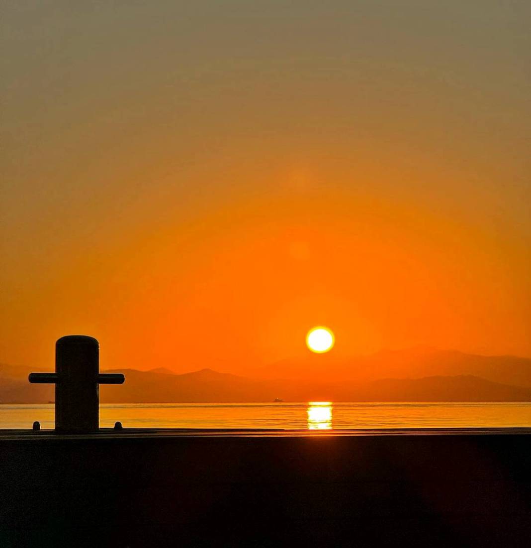 İstanbul'da tarih kokladı, Ege'de güneşe doydu! Irina Shayk, Türkiye'de 'Yaza merhaba' dedi 9